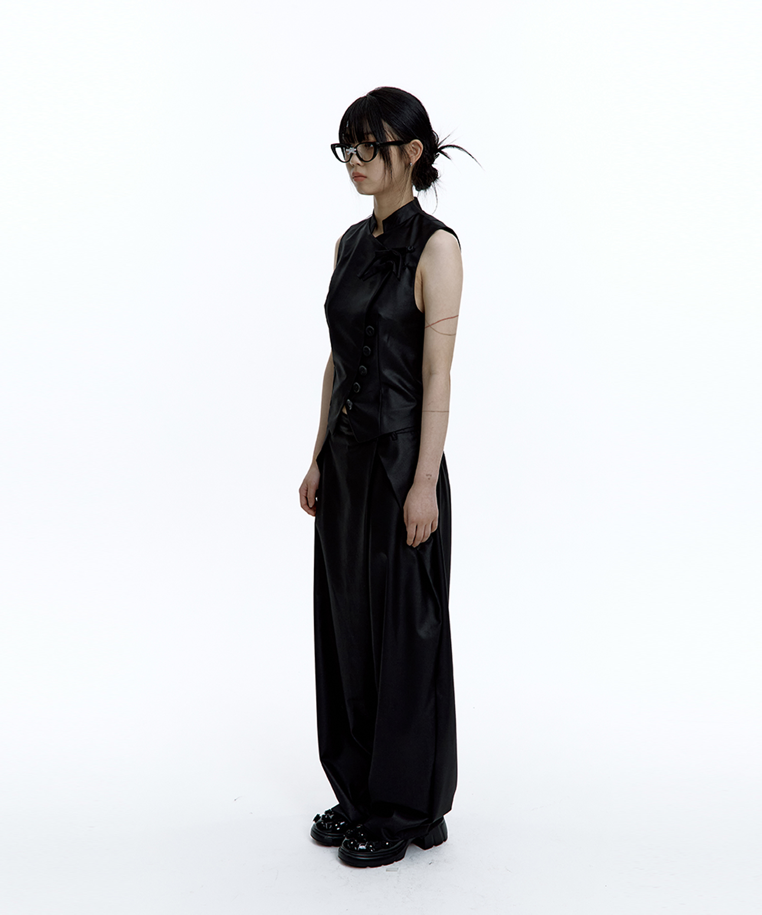 Kashiko★パンツ★韓国★人気★Pintuck Asymmetric Trousers 3色 KASHIKO Pintuck Asymmetric Trousers