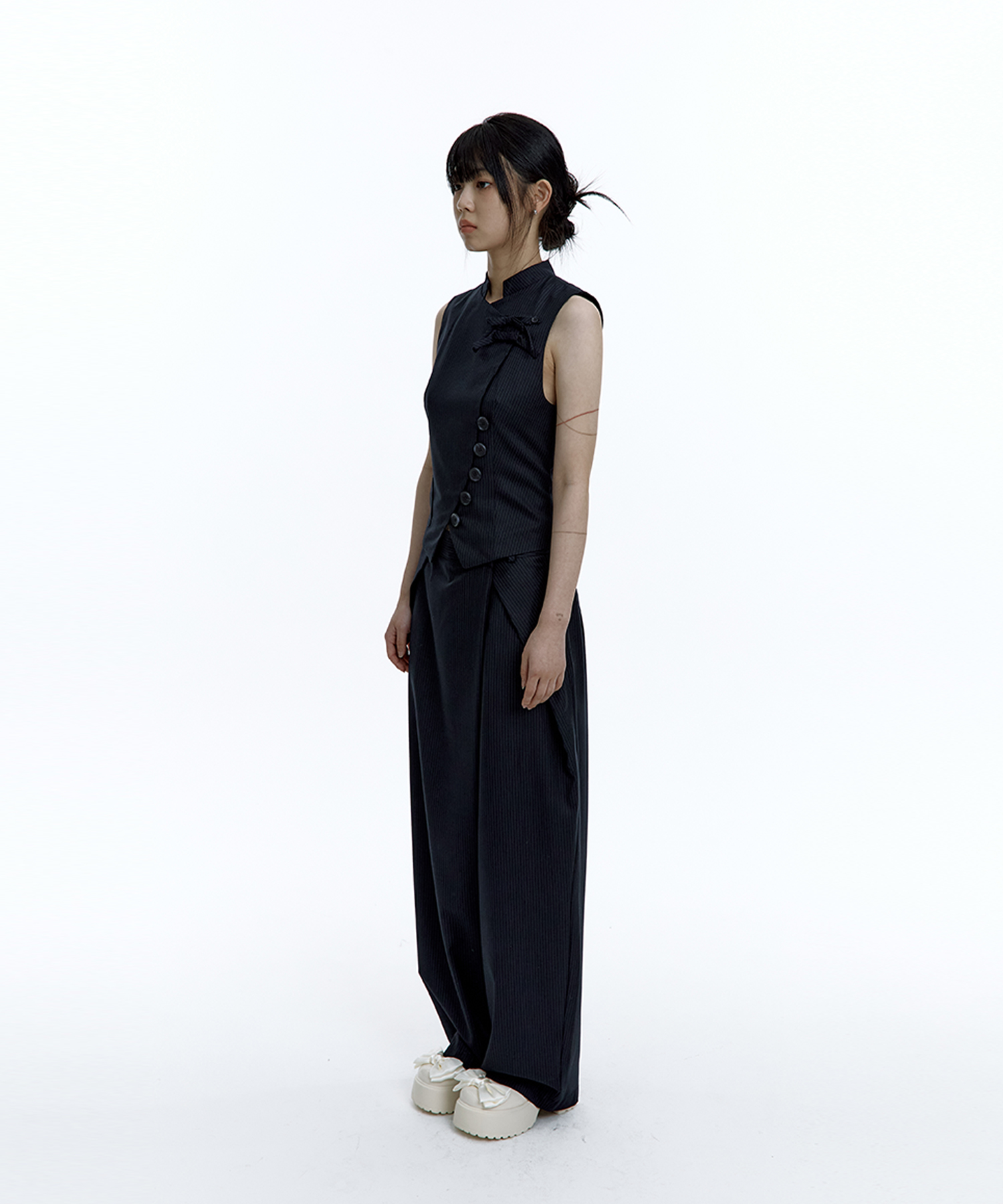 Kashiko★パンツ★韓国★人気★Pintuck Asymmetric Trousers 3色 KASHIKO Pintuck Asymmetric Trousers