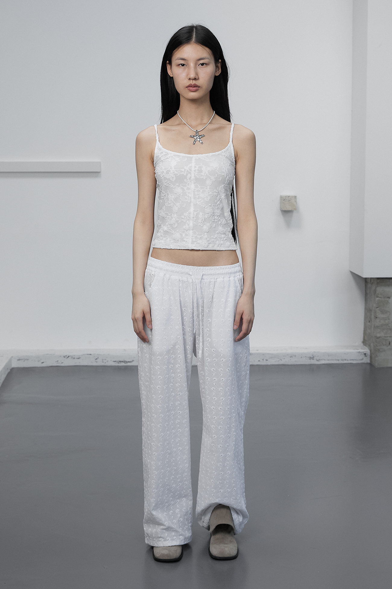 [CERRIC] FLOWER LACE SLEEVELESS / 追跡付 FLOWER LACE SLEEVELESS / WHITE - CERRIC
