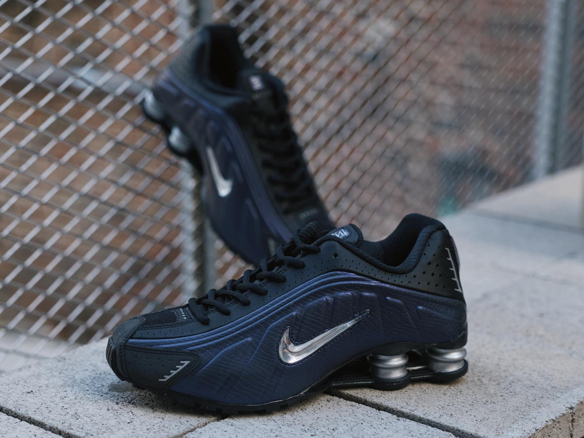 NIKE SHOX R4 JEWEL QS | 카시나 KASINA