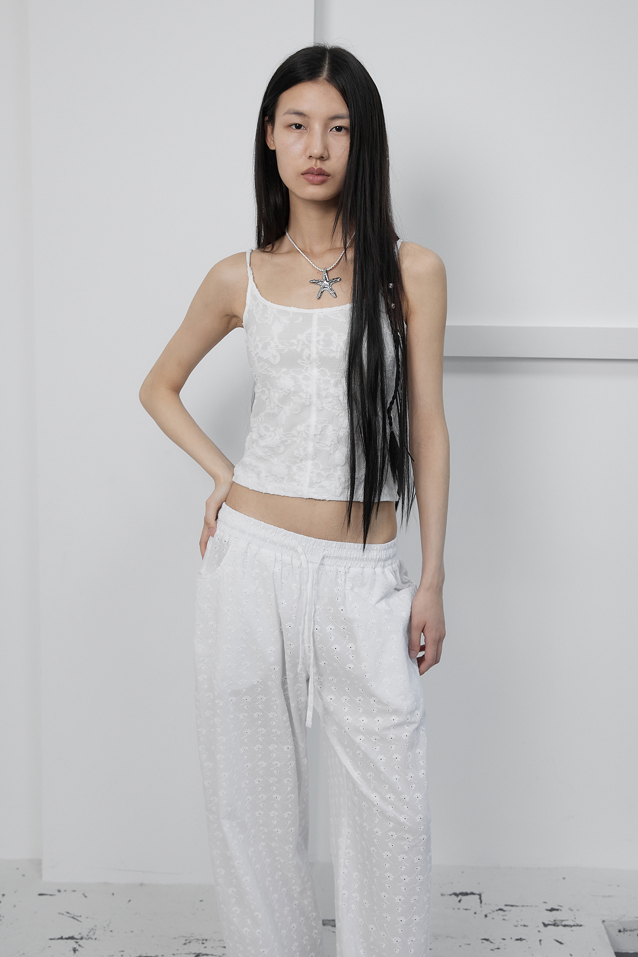[CERRIC] FLOWER LACE SLEEVELESS / 追跡付 CERRIC FLOWER LACE SLEEVELESS