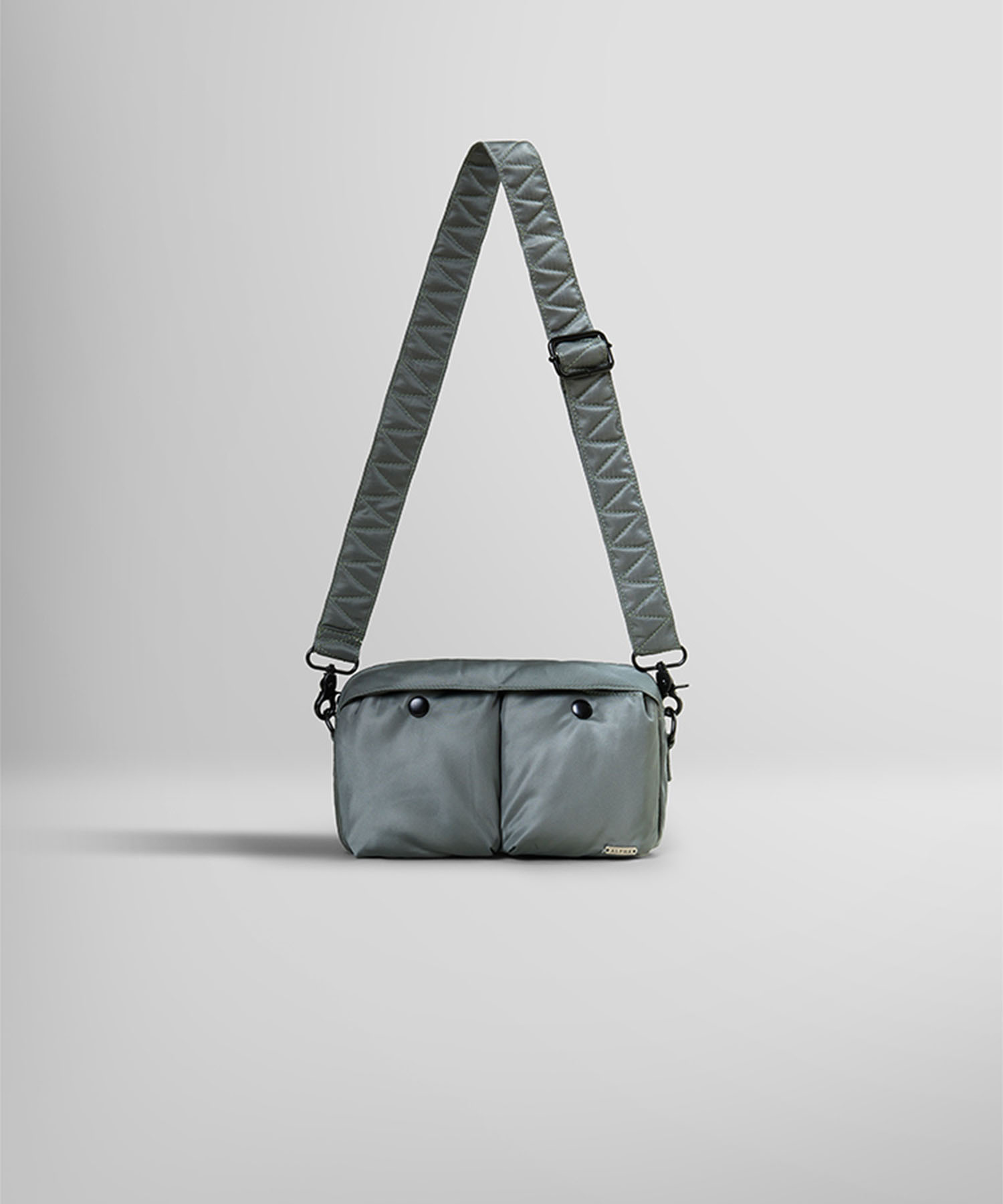 【2000Archives】24fw AB NYLON MESSENGER BAG AB NYLON MESSENGER BAG (CHARCOAL GREY) - 2000 Archives
