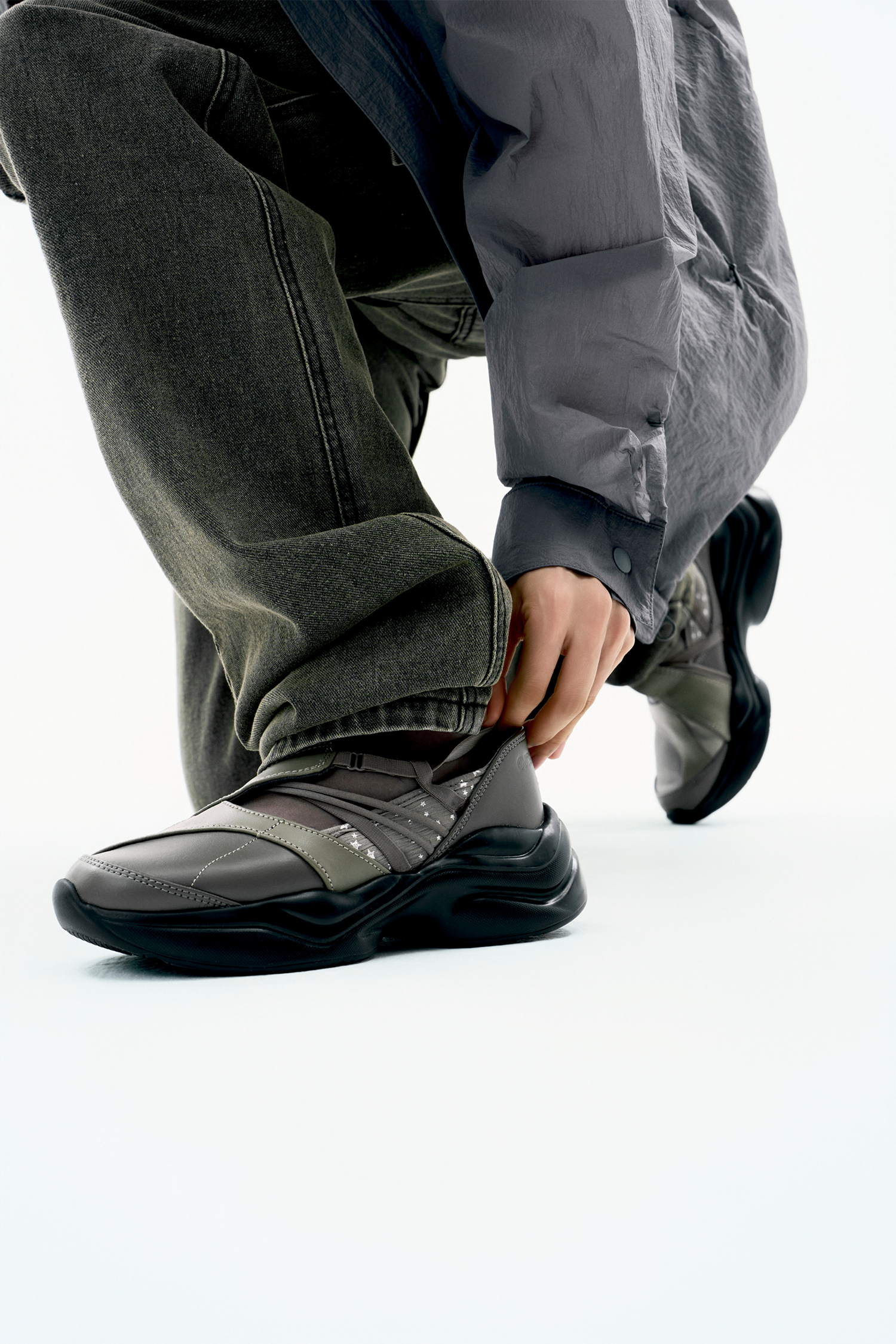 오호스 스트랩 토 스니커즈 스톤 브라운 25SS-SH01-SBR | 카시나