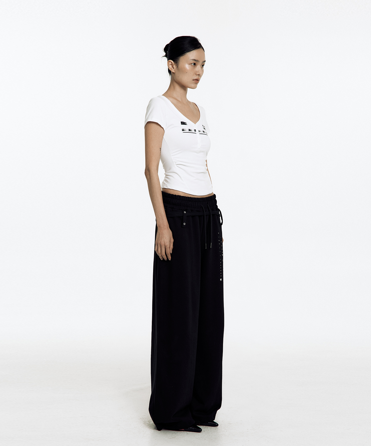 【KASHIKO】ZEN BUTTON HENLEY NECK TOP MUSINSA | KASHIKO Zen Button Henley Neck Top Black