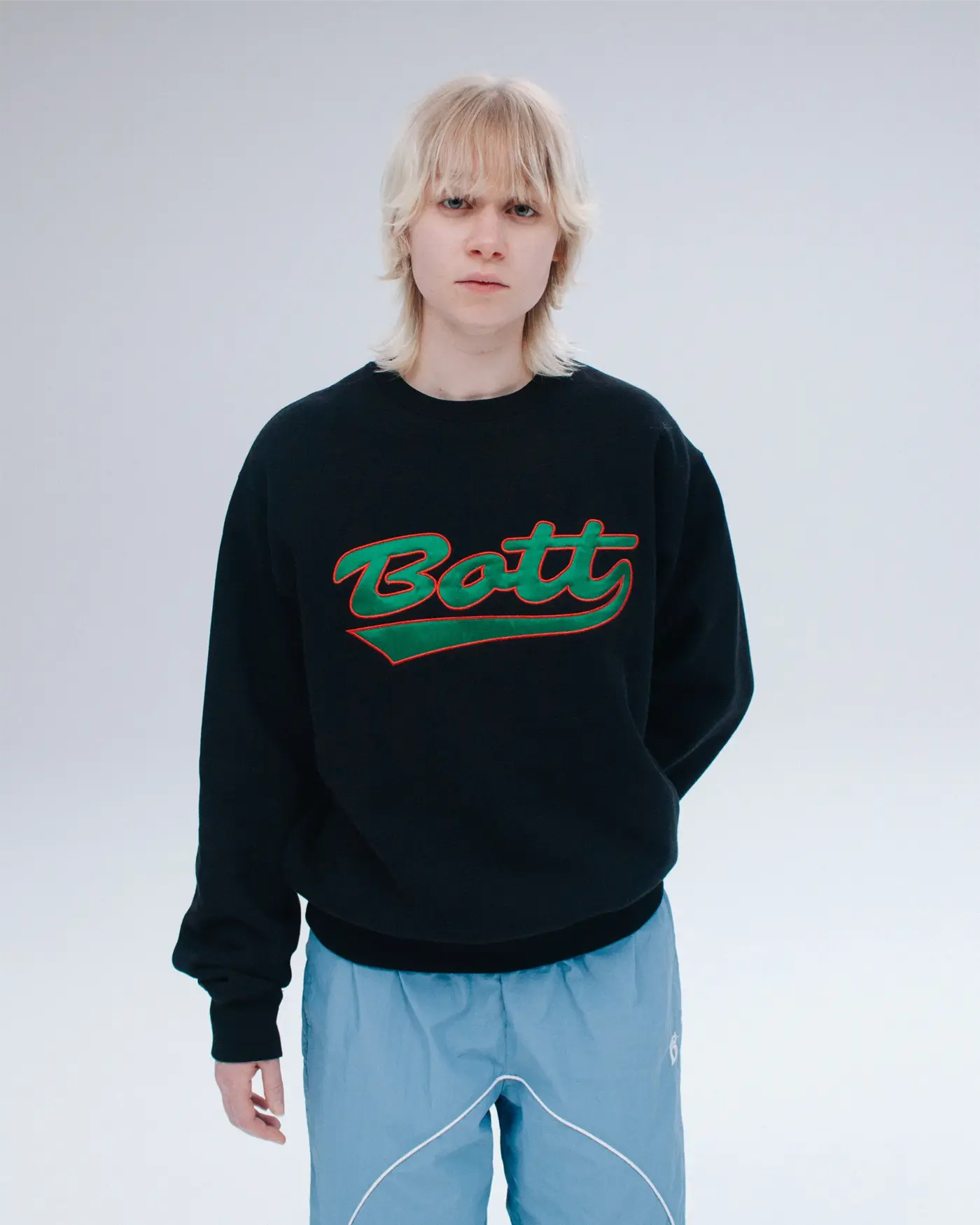 BOTT - SCRIPT LOGO CREWNECK LIGHT BLUE – SOLAR MTP